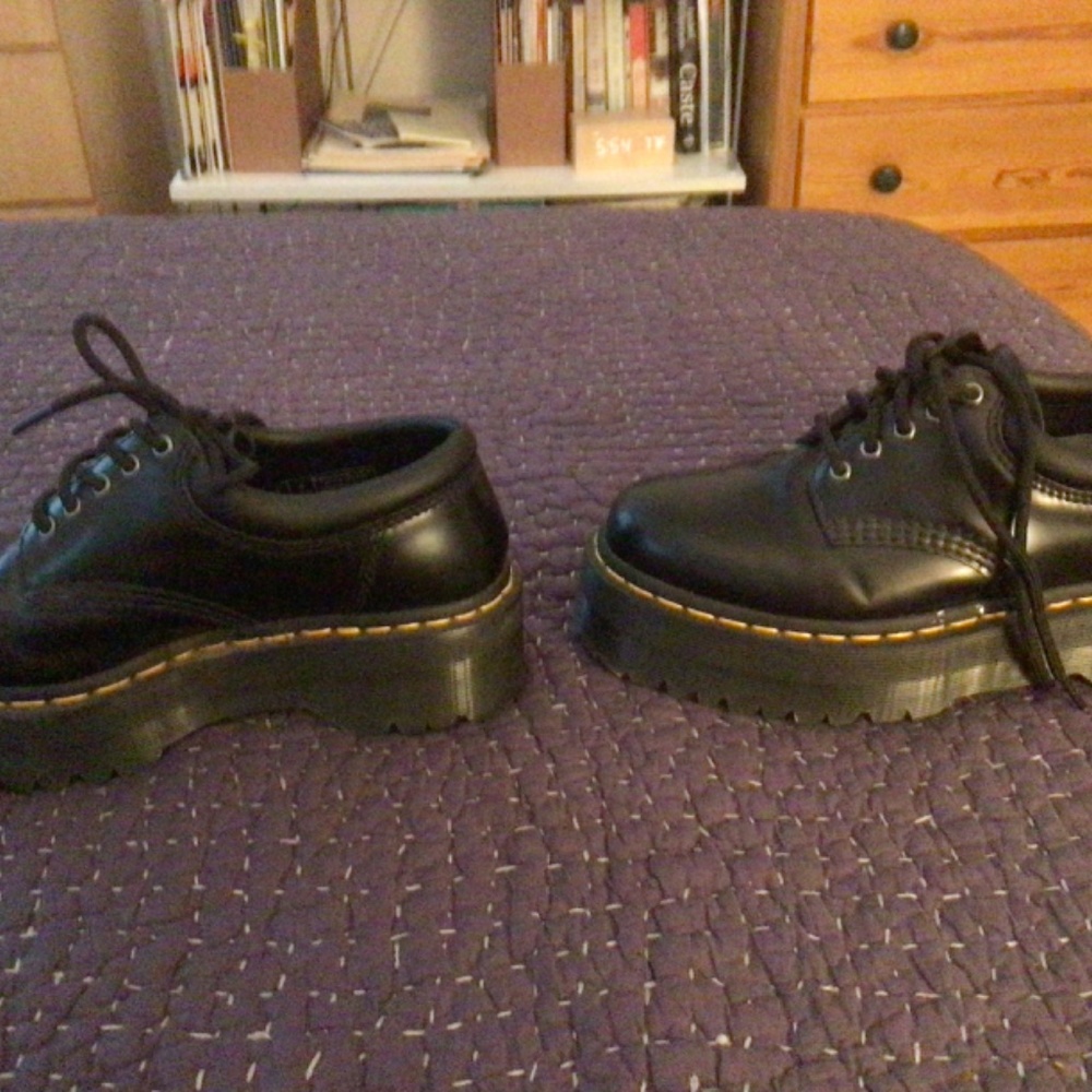 Dr. Martens 8053 LEATHER PLATFORM CASUAL SHOES Women's Size 7 - Picture 2 of 5